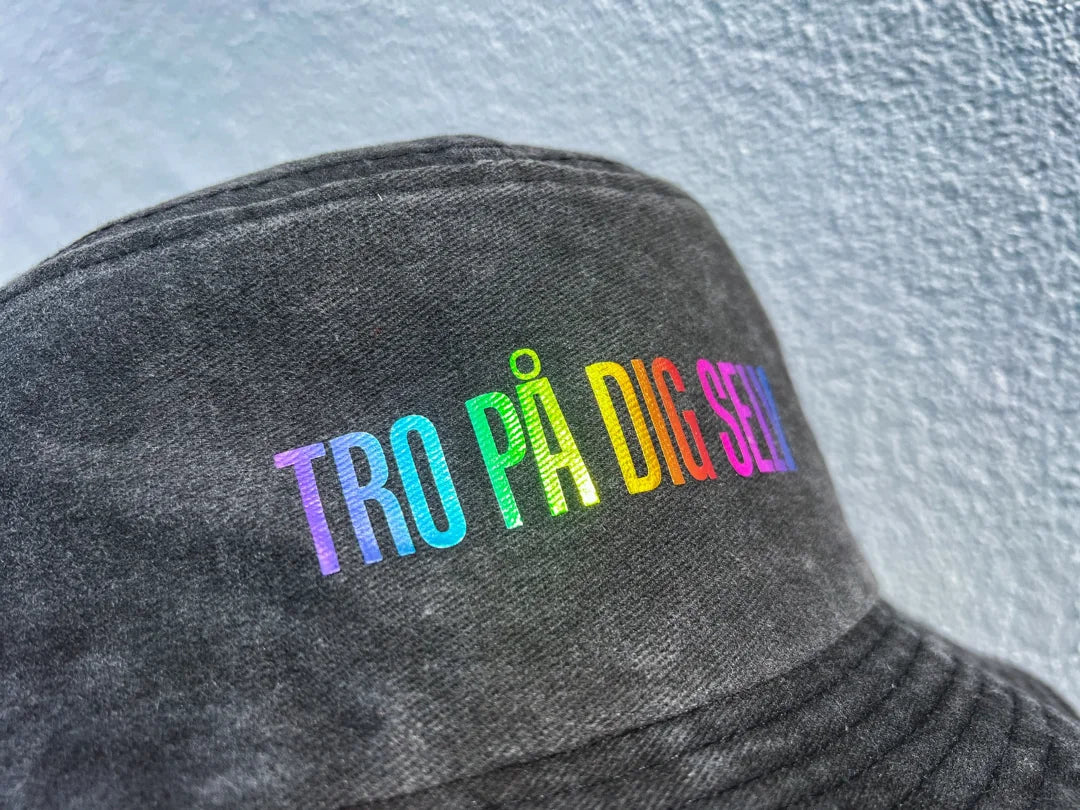 TRO PÅ DIG SELV - BØLLEHAT