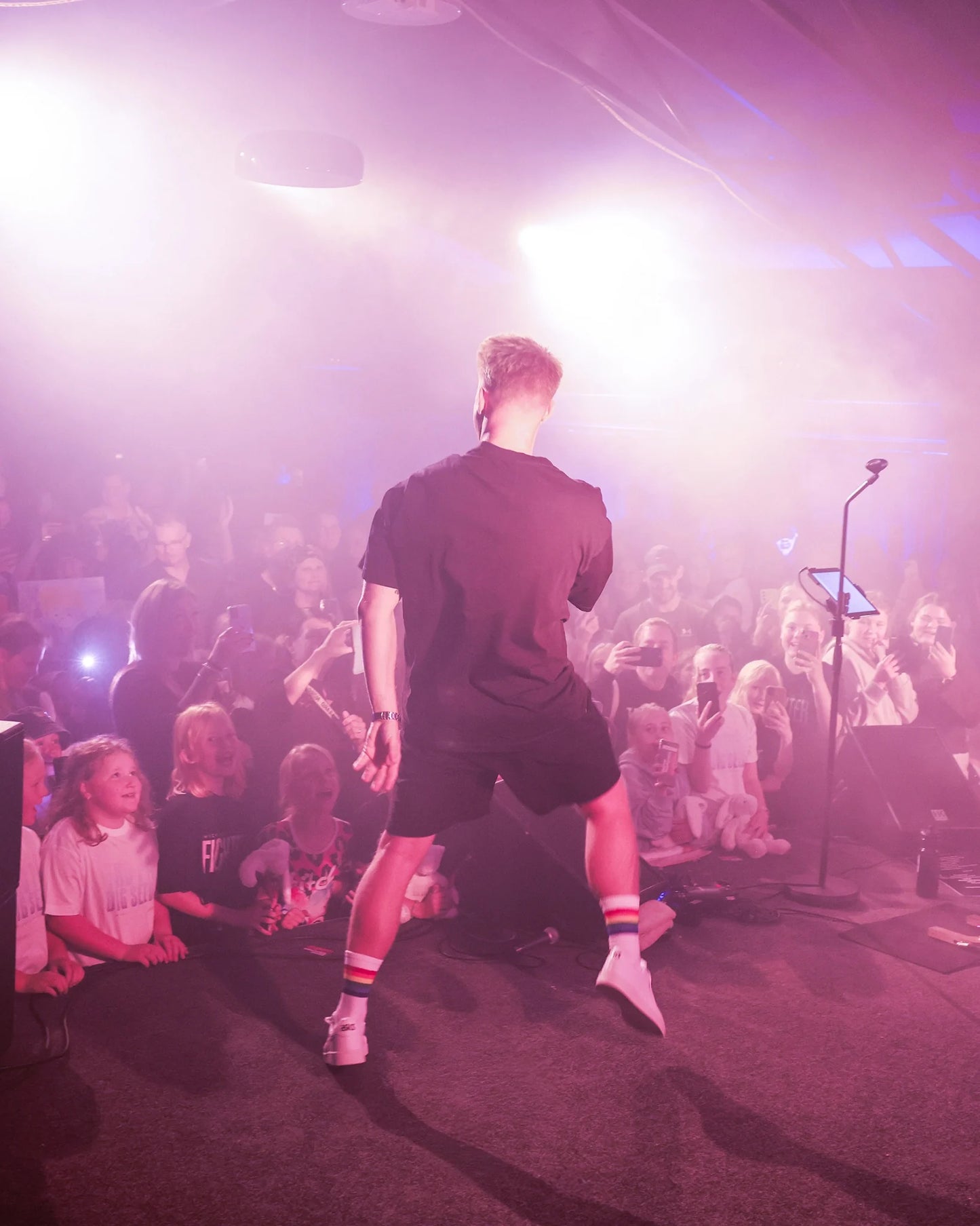 TRO PÅ DIG SELV - REGNBUE-STRØMPER 🌈