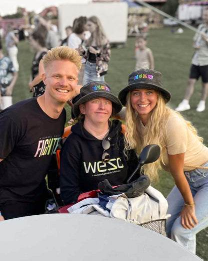 TRO PÅ DIG SELV - BØLLEHAT