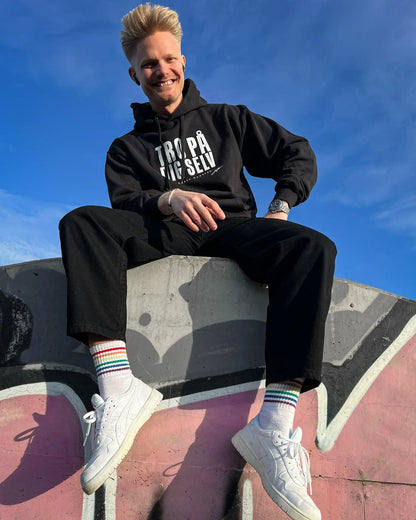 TRO PÅ DIG SELV - SORT HOODIE (Børn)