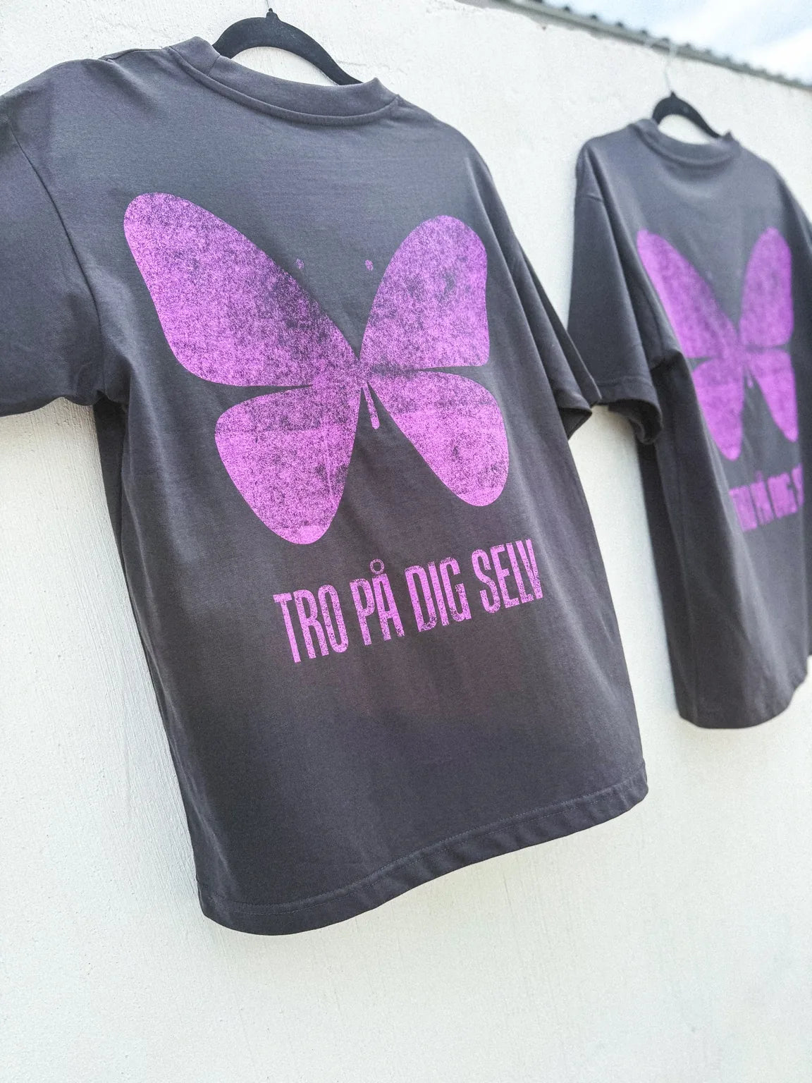 🦋 SOMMERFUGL - T-SHIRT