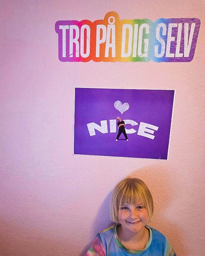 TRO PÅ DIG SELV - VÆGKLISTERMÆRKE