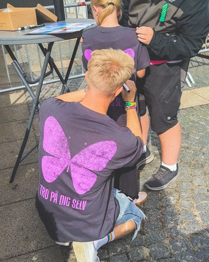 🦋 SOMMERFUGL - T-SHIRT