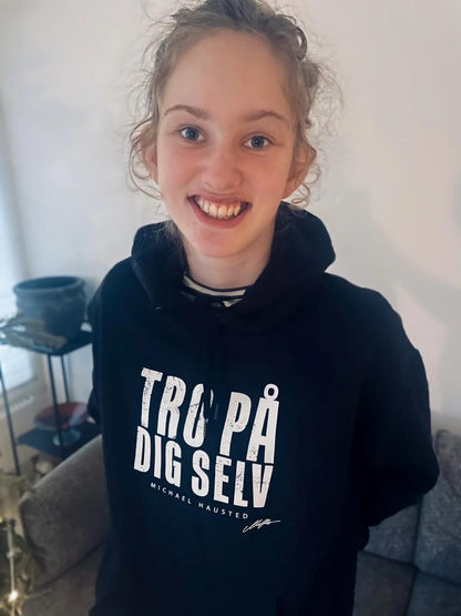 TRO PÅ DIG SELV - SORT HOODIE (Børn)