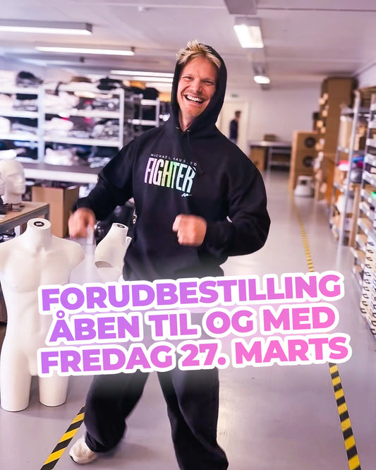 FIGHTER - SORT HOODIE